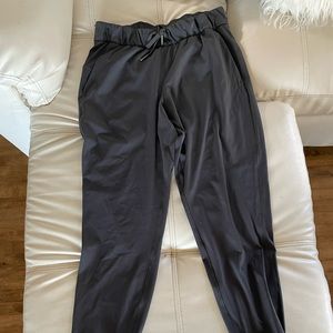 Lululemon Size 6 Pn the Fly Joggers (Luxtreme) - Grey